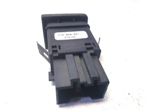 Volkswagen Transporter T5 (2003–2015) Rear window defroster switch 7H5959621 - 5