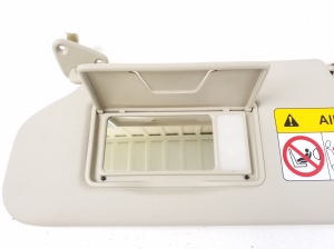 Mitsubishi Outlander (2012–2021) Sun visor 7620B019 - 2
