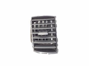   Armatuurlaua ventilatsioonivõred  - 8030A204 