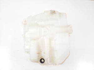 Mitsubishi Outlander (2012–2021) Front washer fluid reservoir 8260A276 - 3