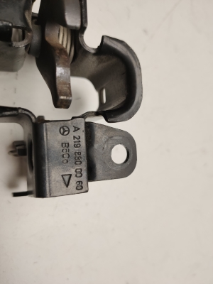 Mercedes Benz CLS-Class 219 (2004–2010) Hood latch A2198800060 - 4