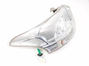 Mitsubishi Outlander (2012–2021) Hintere Eckleuchte und ihre Teile 8330A789 - 2