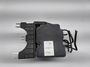 Mercedes Benz A-Class 176 (2012–2018) ABS unit A0094316412 - 2