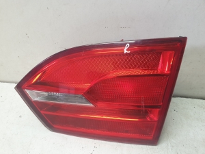 Volkswagen Jetta (2010–2017) Tagatuli tagaluugil - 6