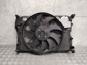 Mercedes Benz A-Class 176 (2012–2018) Ensemble de radiateurs et ses pièces A1765000800 - 3
