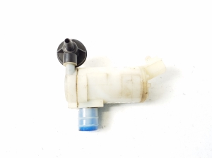   Motor für Frontscheibenwaschanlage  - 8260A217 