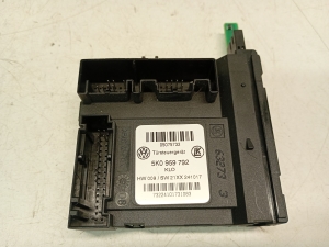 Türsteuergerät vorn - 5k0959792