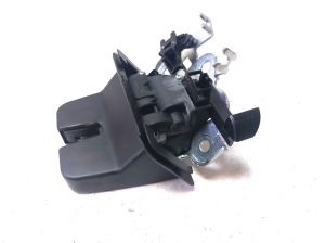 Volkswagen Jetta (2010–2017) Trunk lid lock 5C6827520B - 3