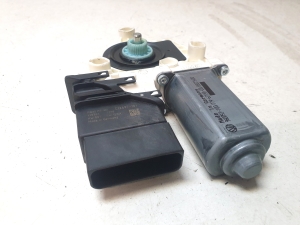 Volkswagen Jetta (2010–2017) Hinterer Seitentür-Fensterhebermotor 3C0959703B - 2
