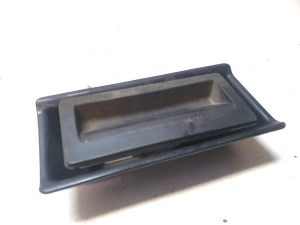 Volkswagen Jetta (2010–2017) Trunk opening switch 5N0827566T - 3