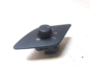 Volkswagen Jetta (2010–2017) Mirror control switch 5C7959565D - 4