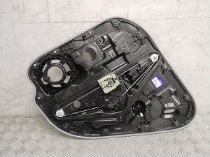 VOLVO XC40 (2017–2026) Aizmugurējo durvju logu pacēlājs 32353277 - 2