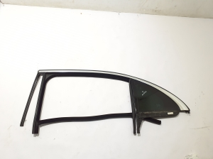   Tagumise külgukse kolmnurkklaas  - A2237305701 