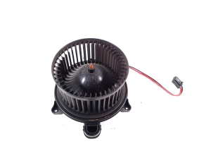 Heizungsgebläsemotor - A2478308400
