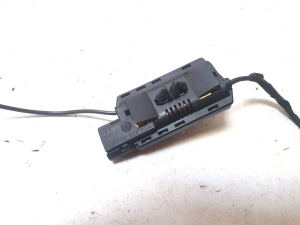 Volkswagen Jetta (2010–2017) Antenna amplifier 5C6035570A - 3