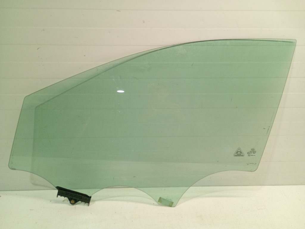 Kia Sportage (2010–2016) Esiukse klaas 43r00049