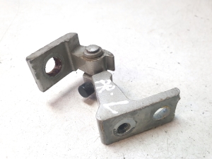 Esiukse alumine hing - 8K0831401H