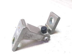 Volkswagen Jetta (2010–2017) Front door lower hinge 8K0831402H - 3