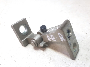 Volkswagen Jetta (2010–2017) Esiukse ülemine hing 8K0831402G - 3