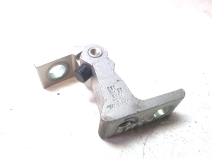 Volkswagen Jetta (2010–2017) Rear side door upper hinge 8K0831402G - 4