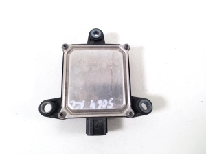 Mitsubishi Outlander (2012–2021) Aklās zonas radars Distronic 8638A228 - 2
