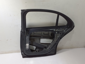 Mercedes Benz S-Class 223 (2020–2026) Tagumised küljeuksed A2237300400 - 3
