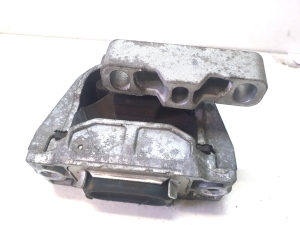 Volkswagen Jetta (2010–2017) Engine mount 1K0199262 - 3