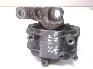 Volkswagen Jetta (2010–2017) Engine mount 1K0199262 - 4