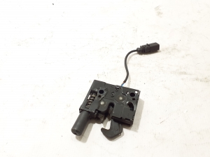 CUPRA Formentor I (2020–2026) Hood latch 5FF823509 - 3