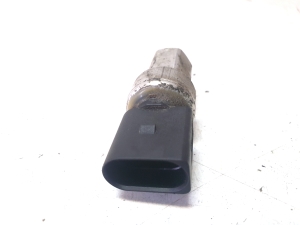 Volkswagen Jetta (2010–2017) A/C condenser sensor 1K0959126D - 2