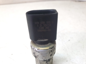 Volkswagen Jetta (2010–2017) A/C condenser sensor 1K0959126D - 4