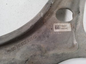 Mercedes Benz EQB X243 (2021–2026) Eesmine õõtshoob A2473305600 - 3
