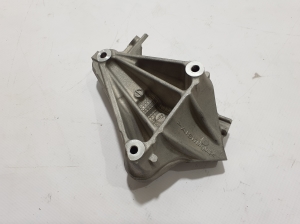 Mercedes Benz S-Class 223 (2020–2026) Mootori kinnitus A1772233800 - 3
