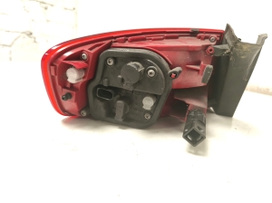 AUDI A4 B8 (2007–2016) Tagumine nurgatuli 8K5945096AA - 2