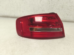   Rear corner light  - 8K5945095AA 