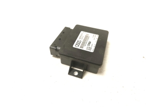 AUDI A4 B8 (2007–2016) Electric parking brake control module 8K0907801M - 4