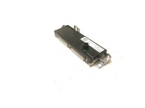 AUDI A4 B8 (2007–2016) Antenni võimendi 8K5035225AC - 2