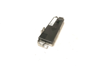 AUDI A4 B8 (2007–2016) Antenni võimendi 8K5035225AC - 3
