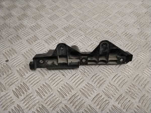 Front bumper bracket - KAAA51U40
