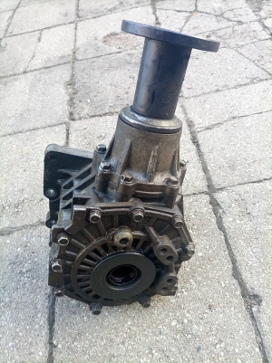   Verteilergetriebe und seine Teile  - 473003B610 