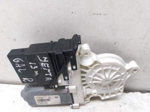Volkswagen Jetta (2010–2017) Tagumise külgukse aknatõstuki mootor 3C0959704B - 4