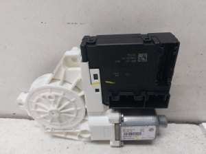 Volkswagen Jetta (2010–2017) Front door window regulator motor 3C0959792B - 3