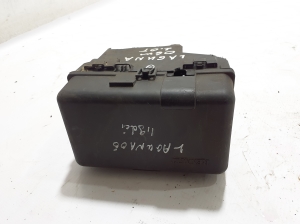 Fuse box housing under the hood - 8200456142
