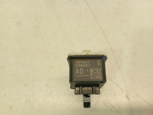 Opel Astra J (2009–2017) Airbag sensor 13576422 - 2