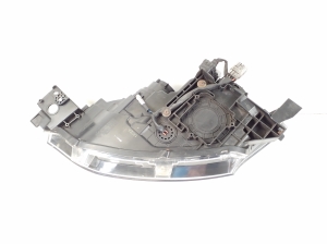 Mitsubishi Outlander (2012–2021) Headlight 8301C200 - 5