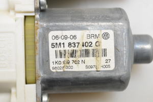 Volkswagen Golf Plus Mk5 (2004–2008) Front door window regulator motor 5M1837402G - 2