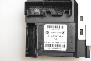 Volkswagen Golf Plus Mk5 (2004–2008) Front door window regulator motor 5M1837402G - 4