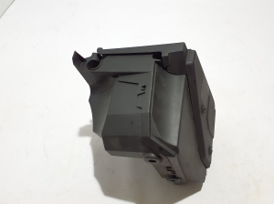 Sicherungskastengehäuse unter der Motorhaube - 8200356340