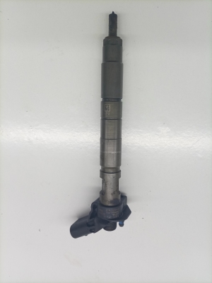   Fuel injector  - 338002F000 