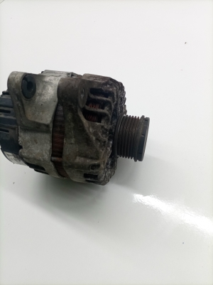 Hyundai Santa Fe (2012–2018) Alternator 373002F100 - 5